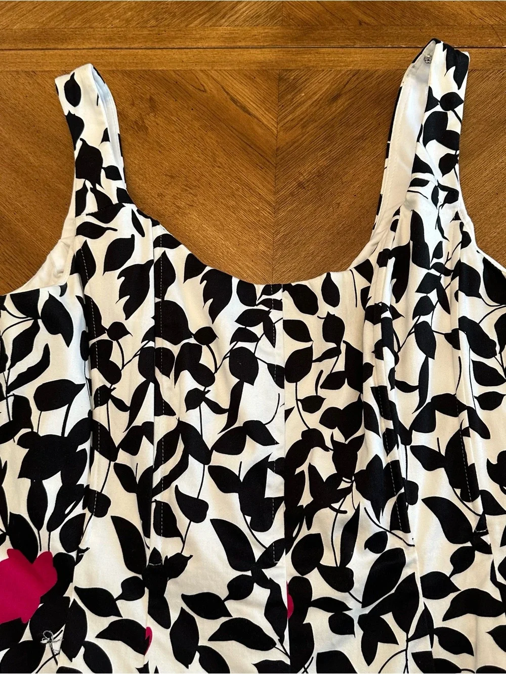 Nine West chic sleeveless